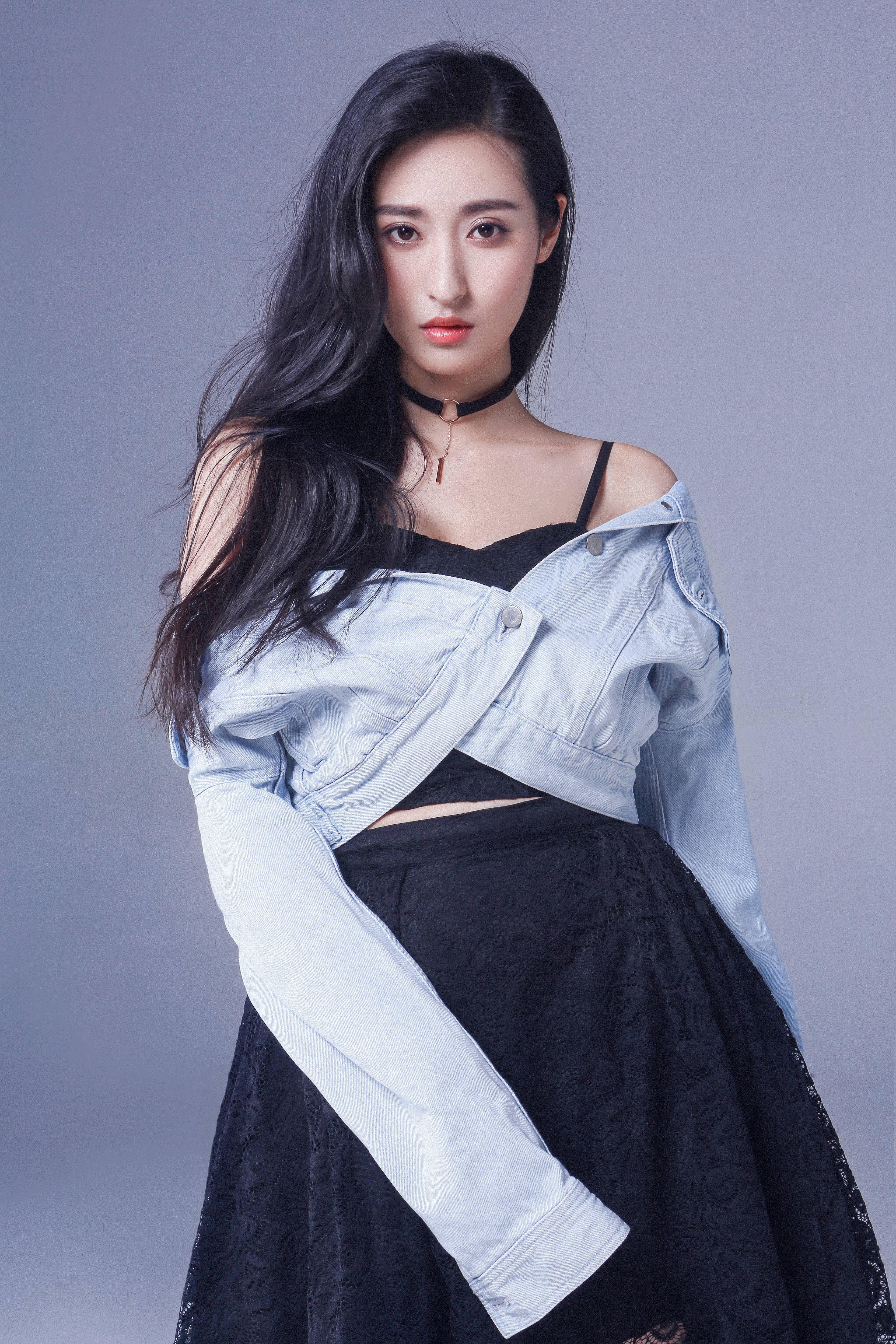 1995年4月23日出生于江苏省南京市,中国内地女演员,自媒体工作者,毕业