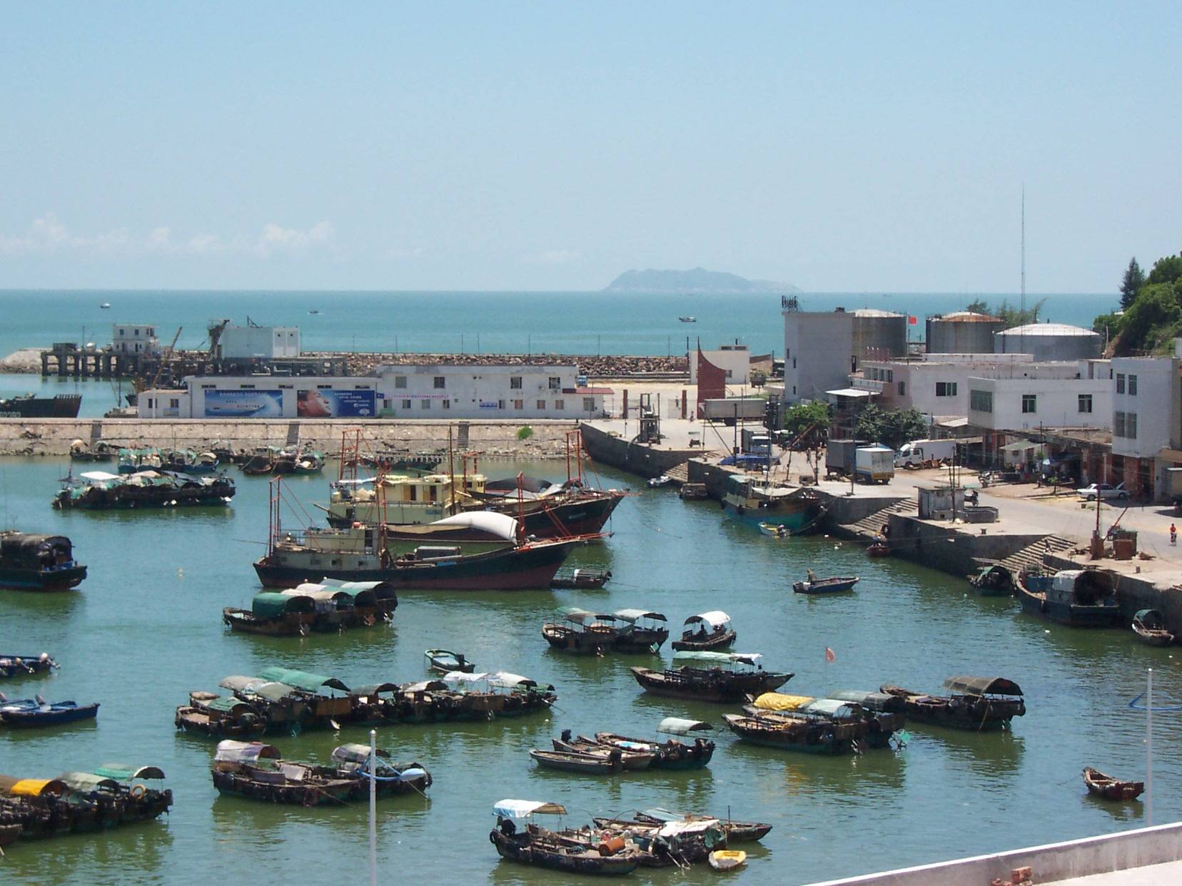  p data-id="gnx8jrkkru">东平渔港,位于广东省阳江市 a target="