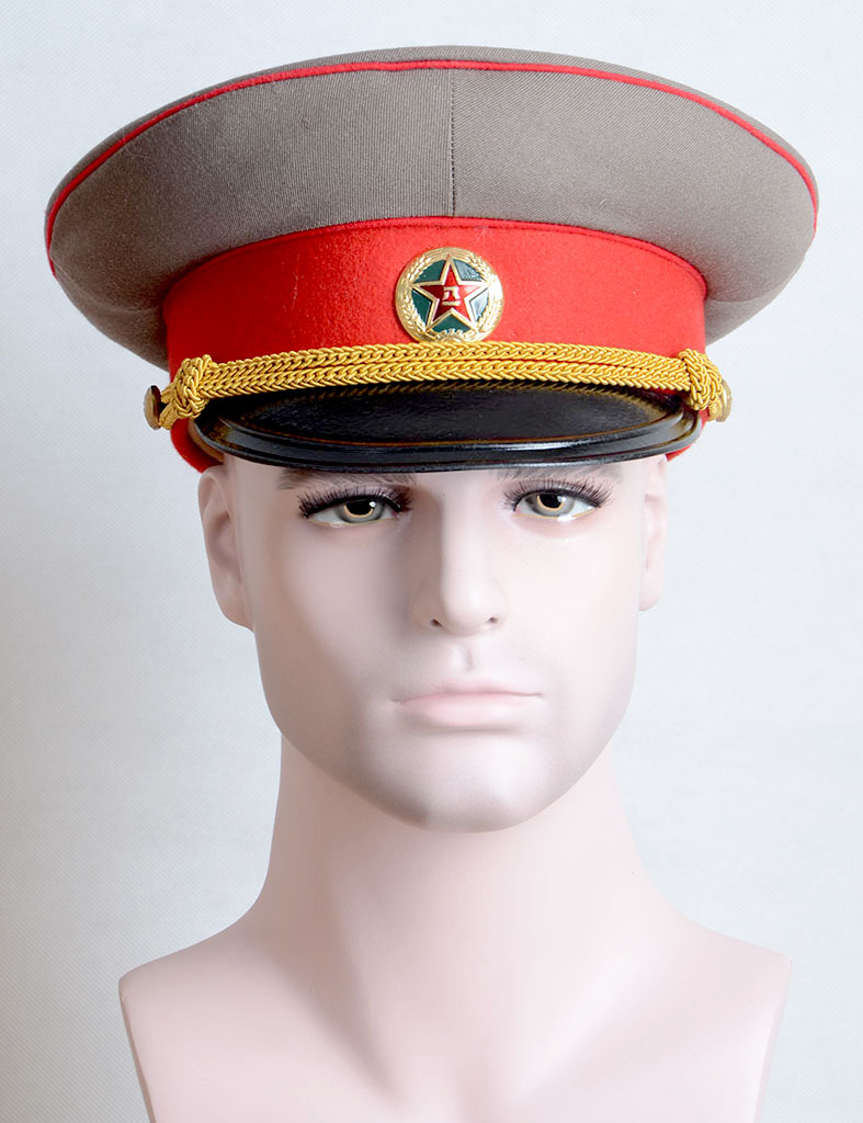 ="/item/军人/163748" data-lemmaid="163748">军人 /a>所佩戴的帽子