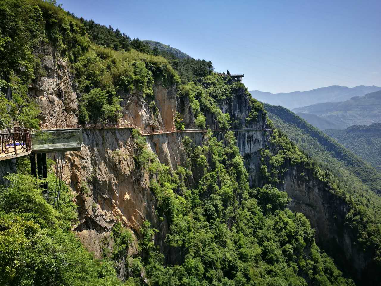  p>丰都九重天景区位于方斗山脉尾端的 a href="#" data-lemmaid="