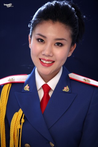 p>吕娜, a href="#">中国铁路文工团 /a>歌舞团声乐演员,毕业于 a