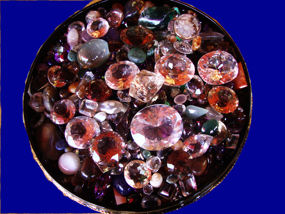  p>佛教七宝,指七种珍宝引,又称七珍.