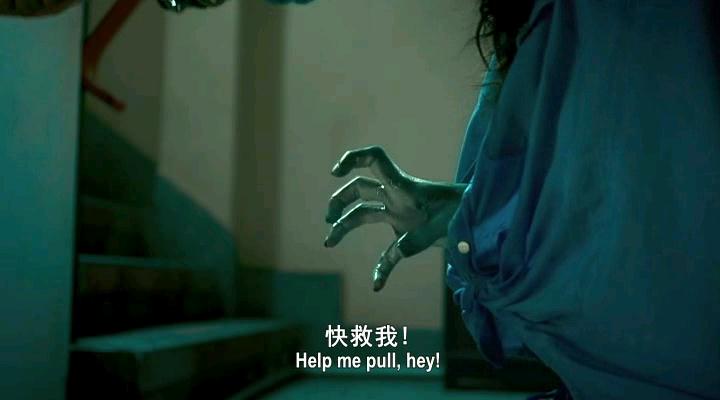 殡仪馆的守尸人,在假发店工作的小姑娘,两个办公室白领,三组人物均在