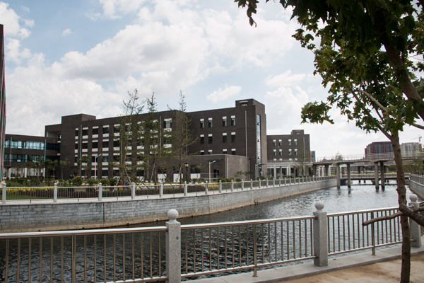 营口市高级中学