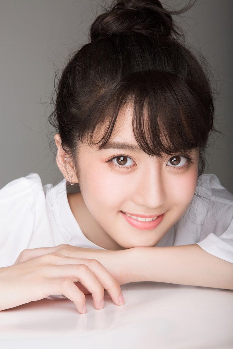  p>李凯馨,1999年10月12日出生于中国台湾,新加坡籍华裔影视女演员