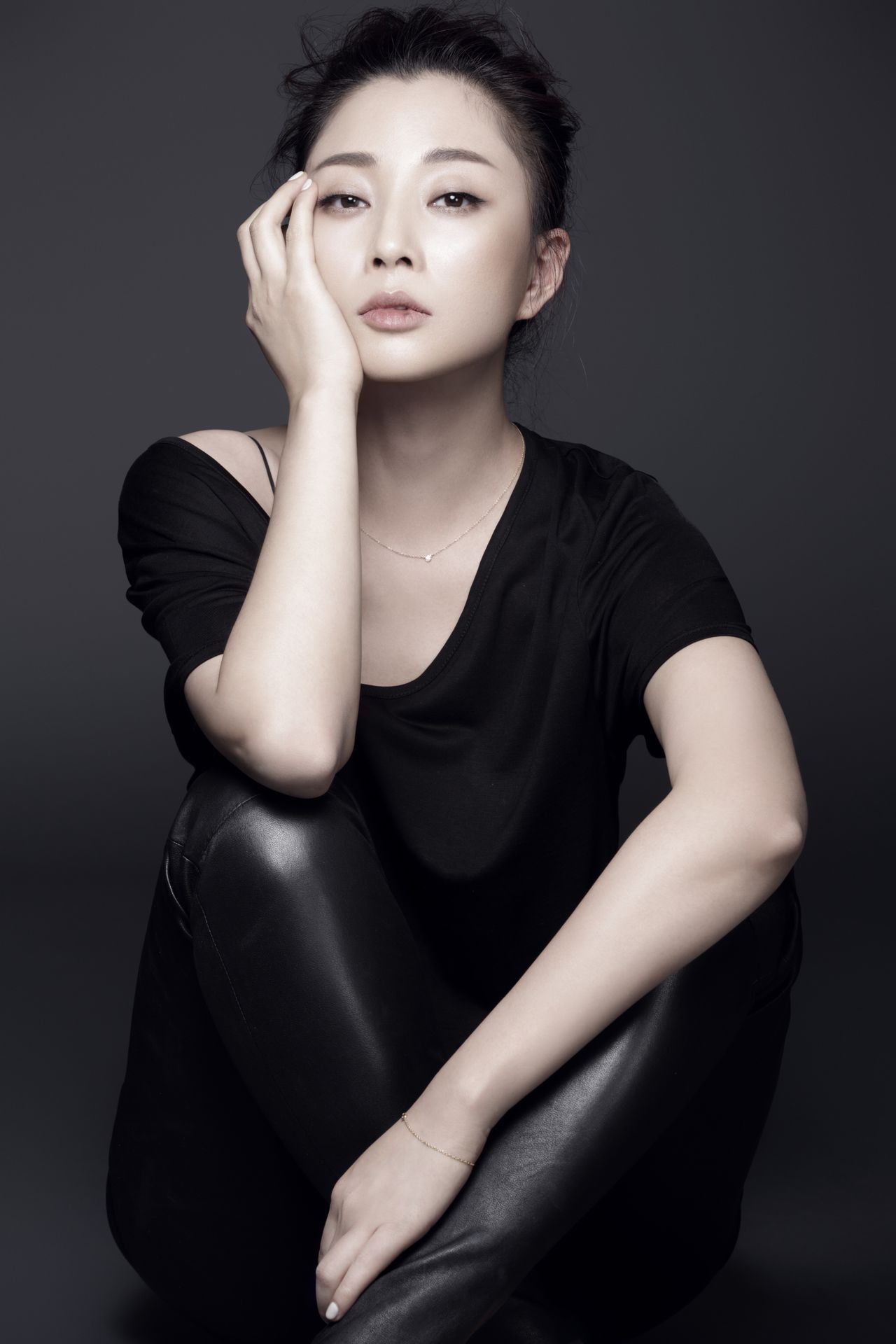  p>殷桃,1979年12月6日出生于重庆市,中国内地女演员,毕业于 a target