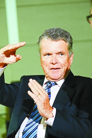  p>罗杰·道森,美国总统顾问,内阁高参,地产公司总裁,美国power谈判