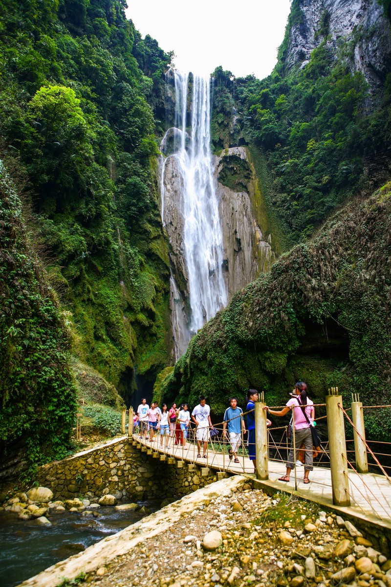  p>通灵大峡谷国家aaaa级别风景区位于广西百色市靖西市境内,地处北
