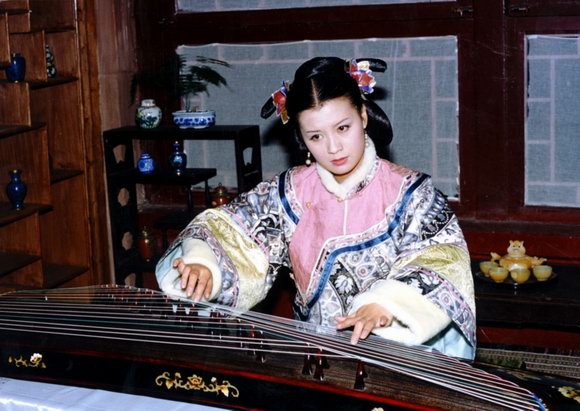 《曹雪芹》是由中央电视台中国电视剧制作