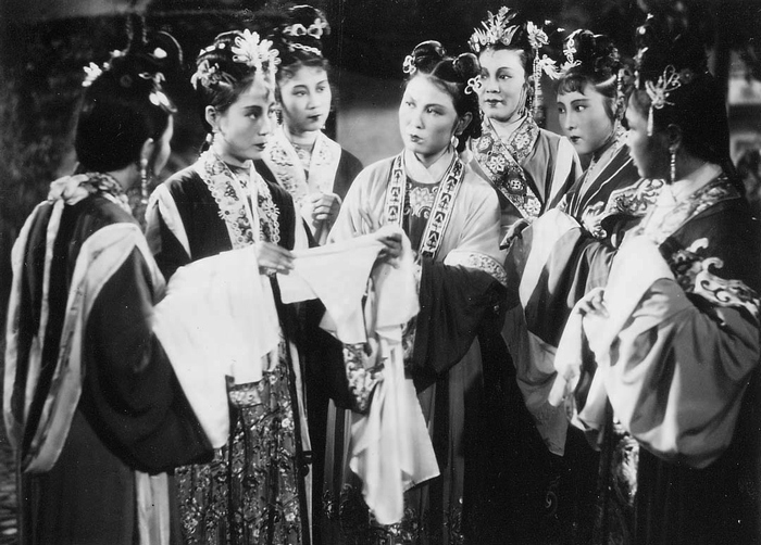 《天仙配》是 a target="_blank" href="/item/上海电影制片厂