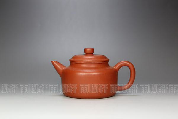  p>任伟,女,出生于紫砂古都宜兴丁蜀镇, a href="#" data-lemmaid="