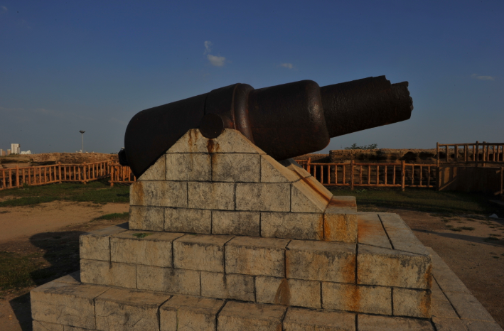  p>营口西炮台是我国北方沿海地区保存最完整的土构炮台之一,始建于