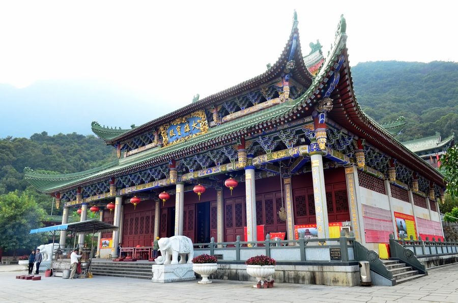  p>海丰鸡鸣寺,俗称"半岭庵".