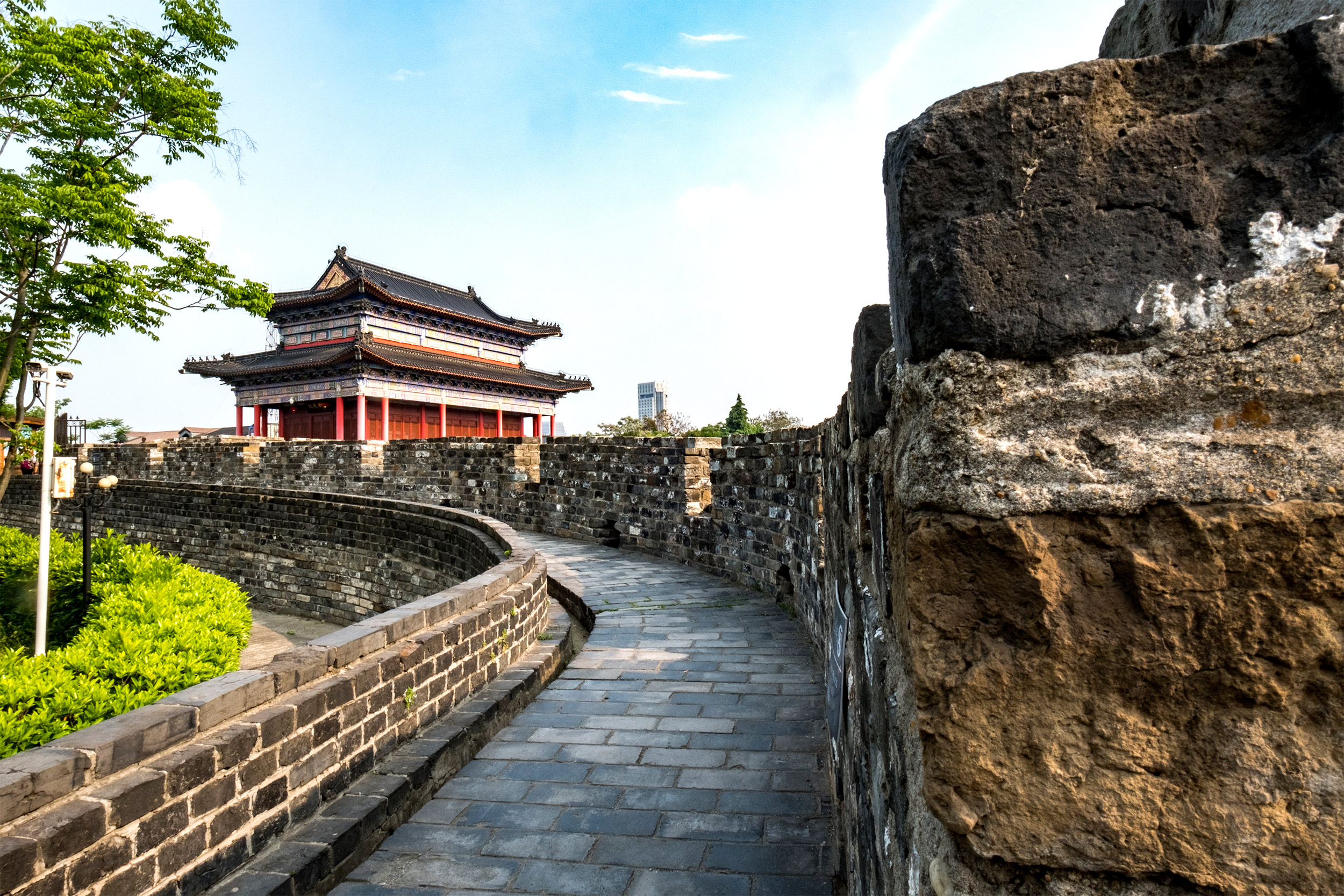  p>南京明城墙包括明朝京师 a target="_blank" href="/item/应天府