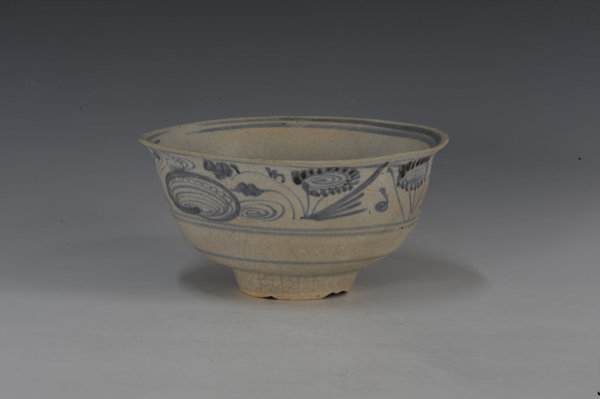 宋代青花菊花纹瓷碗