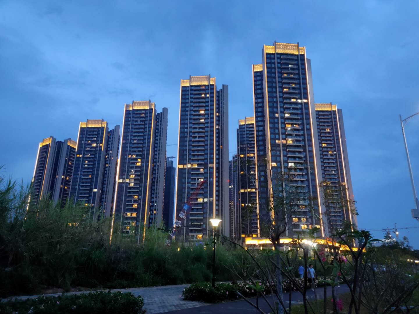 龙光玖龙台位于 a target="_blank" href="/item/深圳市光明区