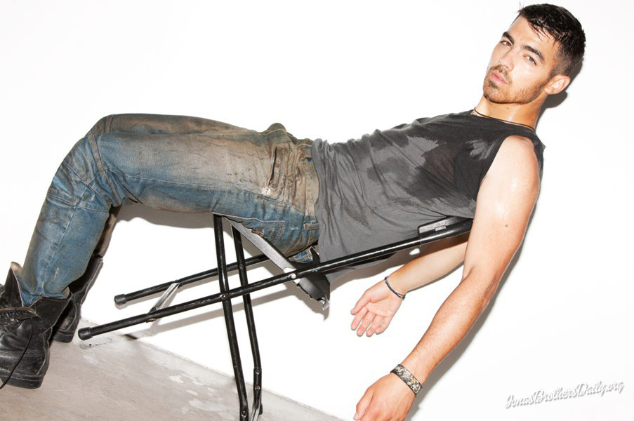  p>乔·乔纳斯(joe jonas),1989年8月15日生于美国亚利桑那州