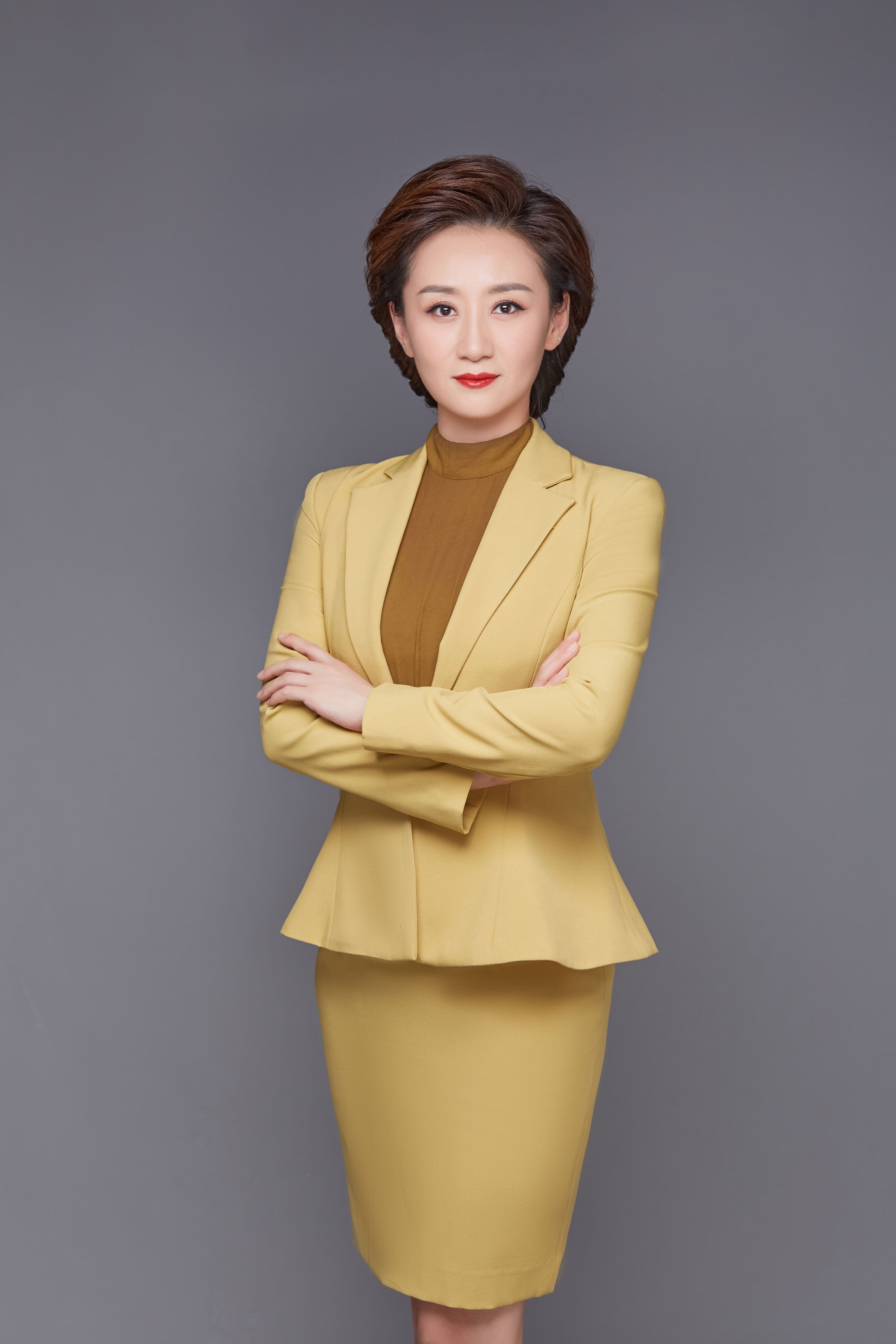  p>梁爽,现任南昌广播电视台《每日新闻》首席播音员,台团委书记,新闻