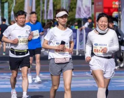 2023第15届郑开马拉松赛赛事现场