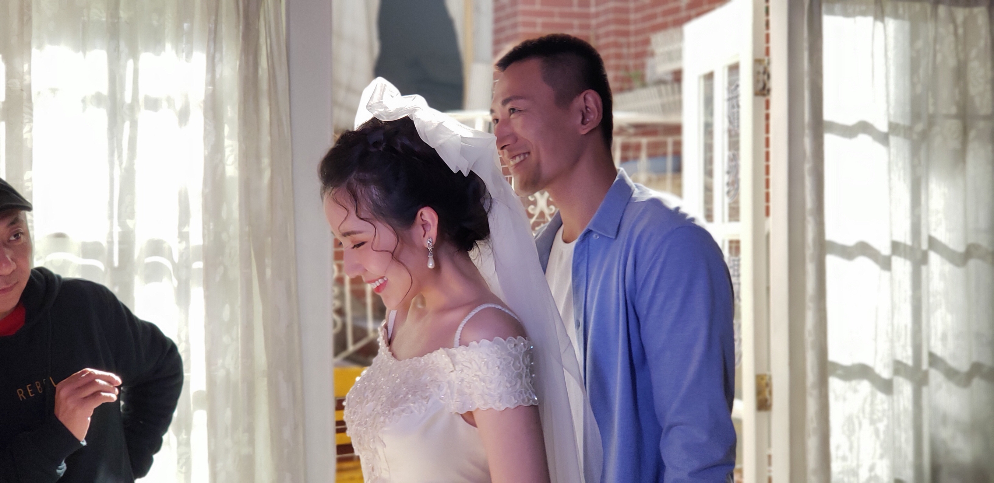  p data-id="gnzrgzquqf">靳芊芊,1995年出生