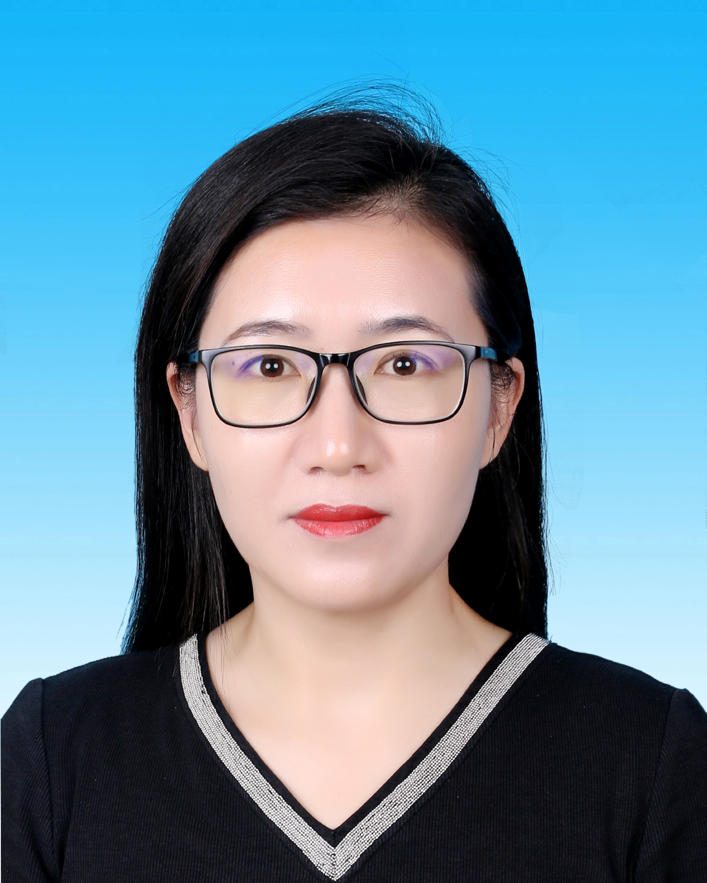  p data-id="toad70ongefw">阎红梅,现任内蒙古自治区鄂尔多斯市教育