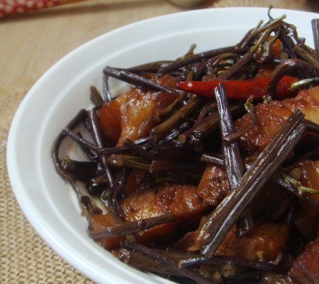 蕨菜干烧肉