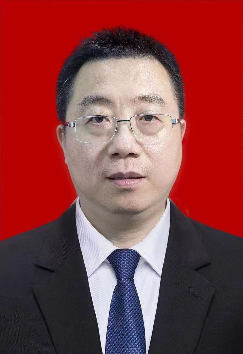 中共党员,大学,现任唐山市 a target="_blank" href="/item/丰南区