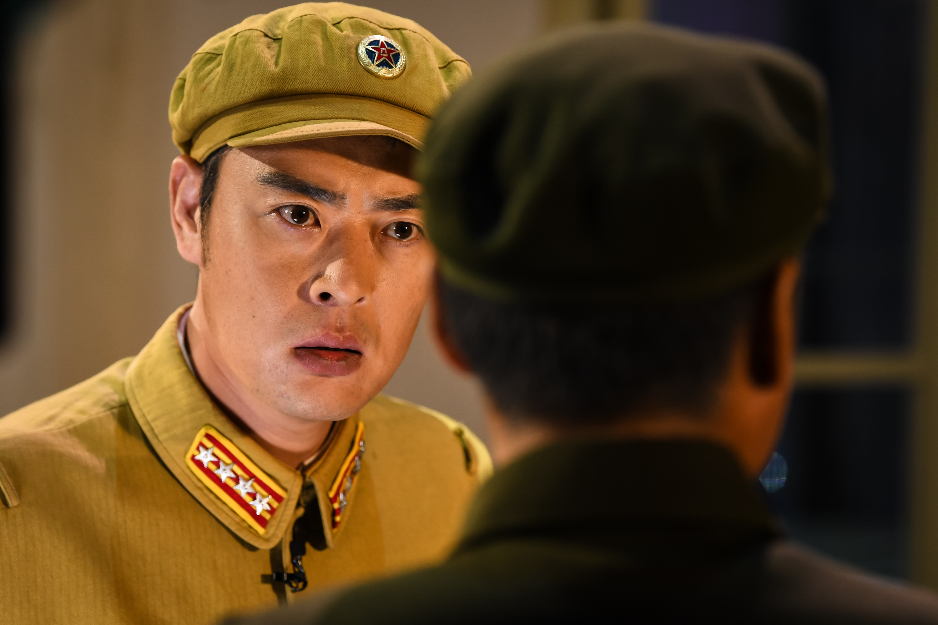  p>张桐,1981年8月26日出生于天津,法国里昂艺术戏剧学院研究生毕业