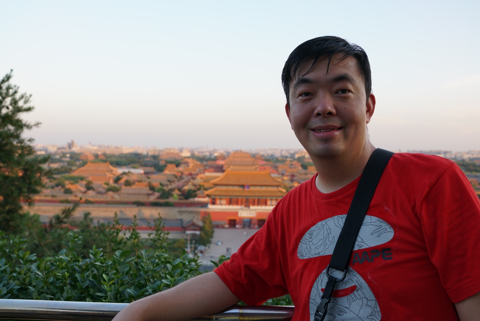  p>于雷, a target="_blank" href="/item/作家/1027545" data-lemma