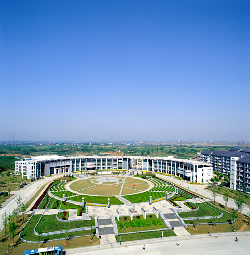  p>安徽大学( i>anhui university /i>),简称"安大",坐落于 a target=