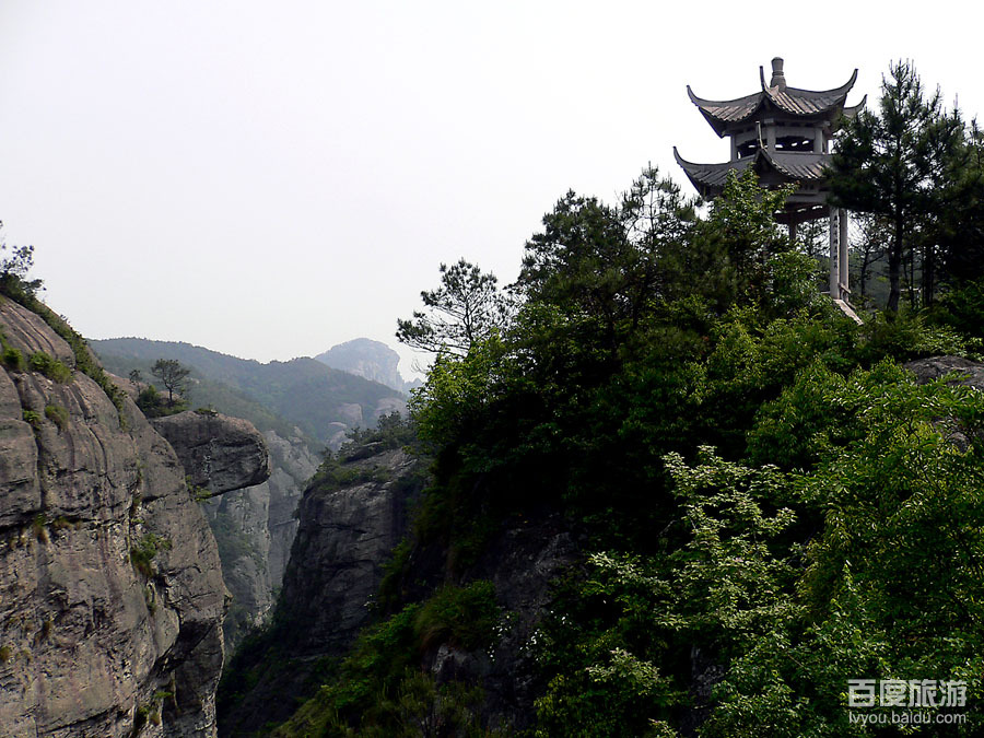  p>南嵩岩景区,省级风景名胜区,素有"神山佛国"之称,位于浙江省温岭市