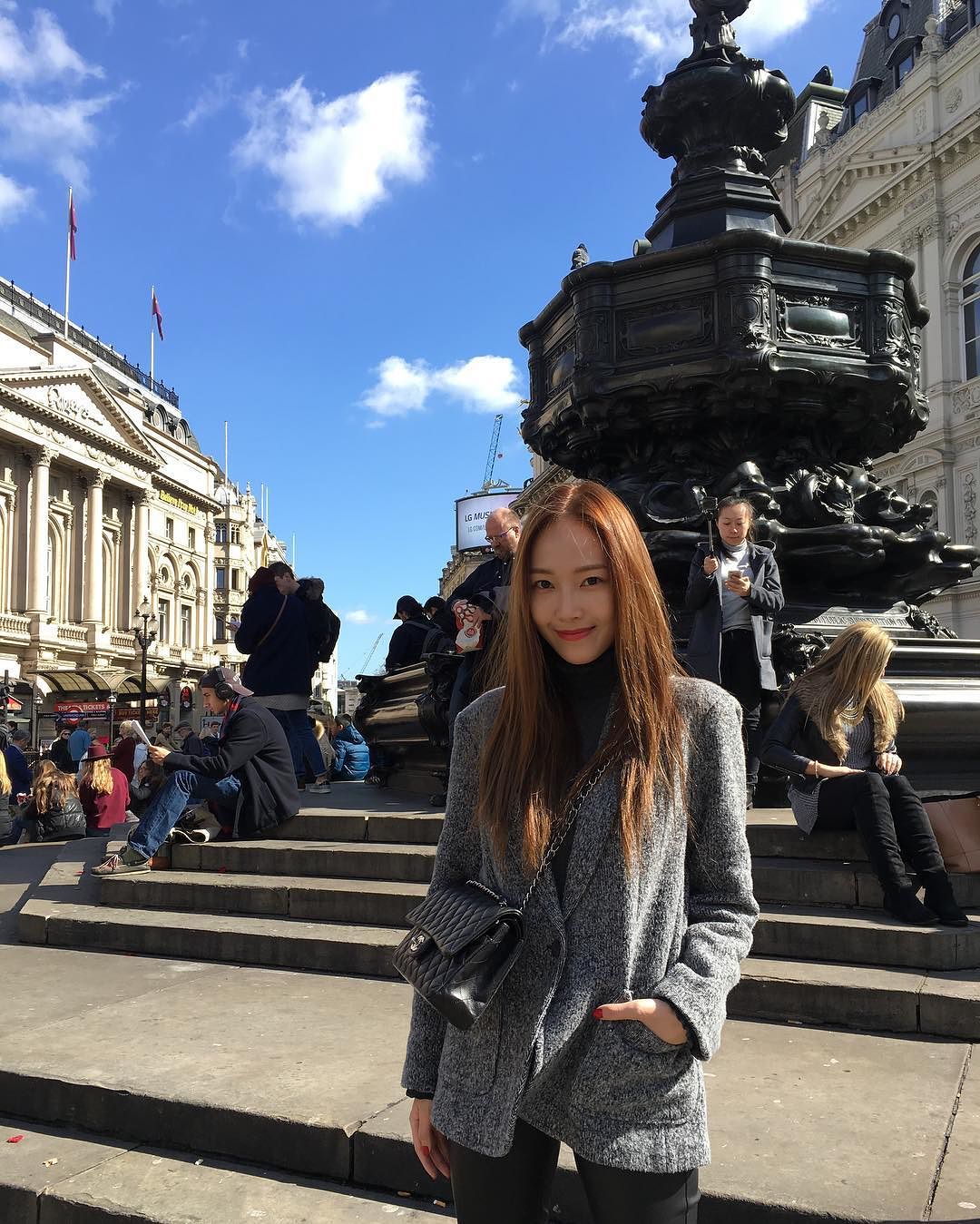  p>郑秀妍(jessica jung),1989年4月18日出生于美国加利福尼亚州