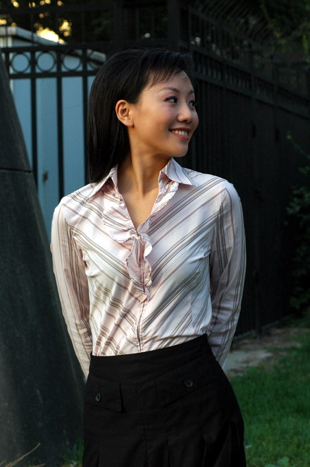  p>石琼璘,1979年10月23日出生于湖南长沙,中国内地节目主持人,毕业于