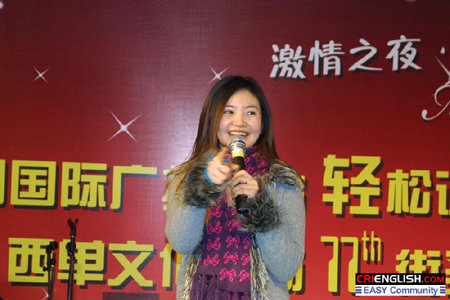  p>丁苑苑,出生于北京,中国内地女主持人.