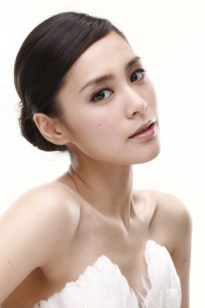  p>钟欣潼(阿娇,gillian chung),曾用名钟欣桐,1981年1月21日出生于