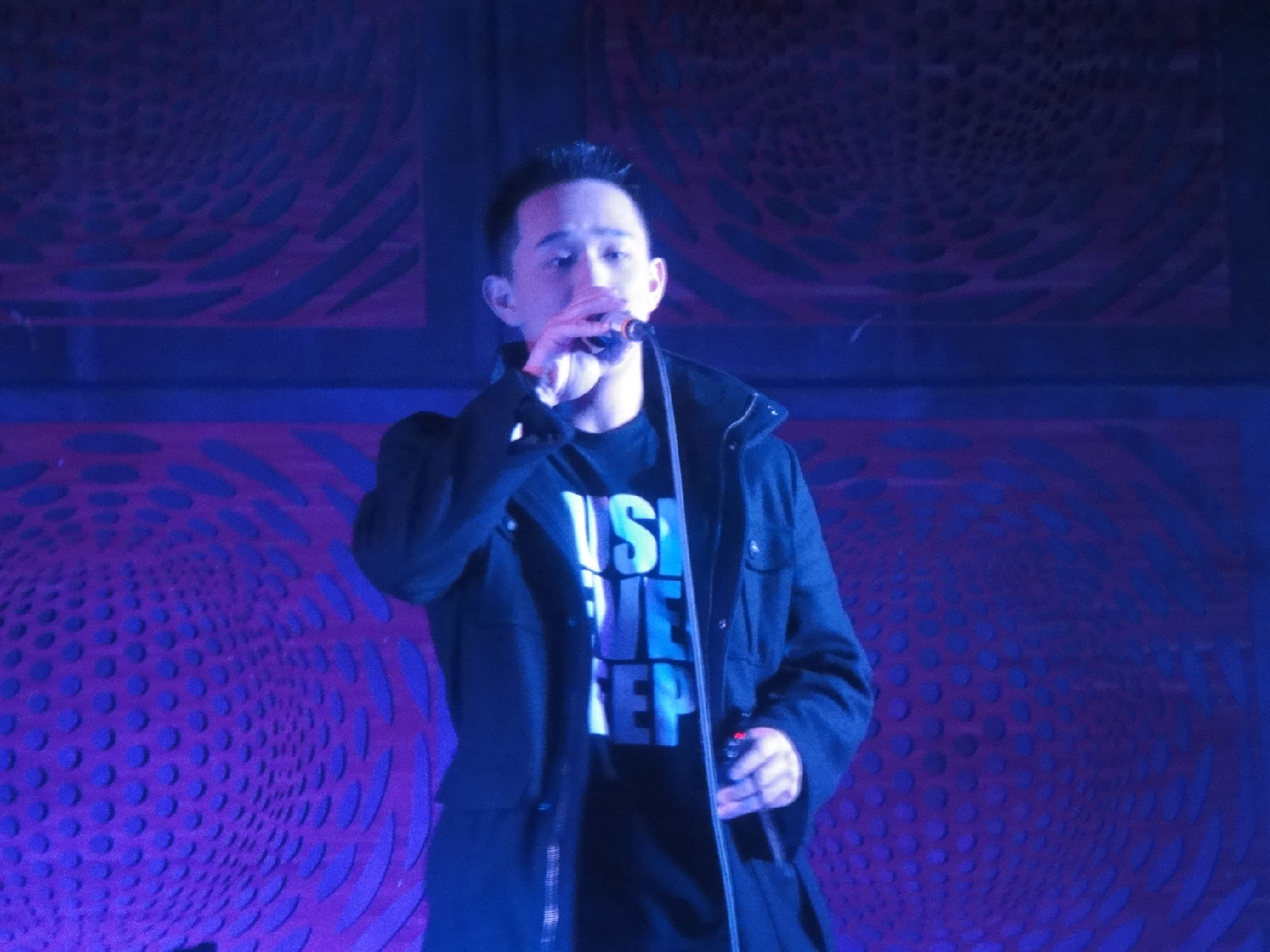  p>陈以桐 i>(jason chen) /i>,1988年11月12日出生于美国马萨诸塞州