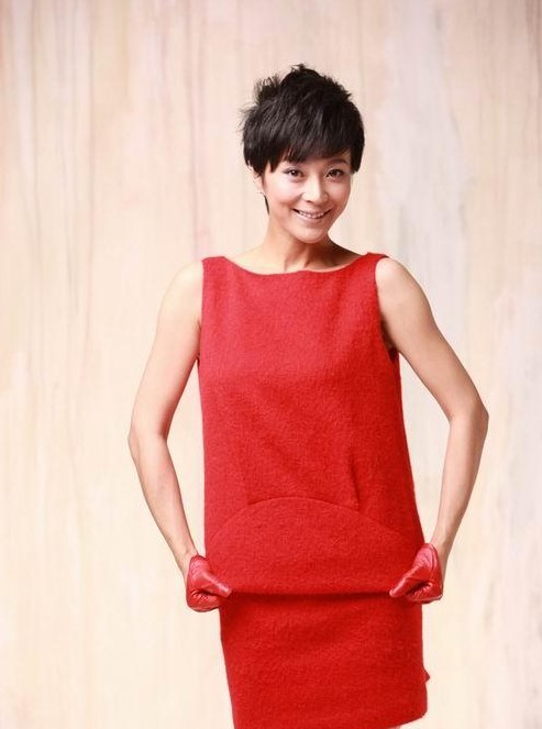  p>苏岩,1974年9月5日生于山东省济南市,中国内地女演员,毕业于 a