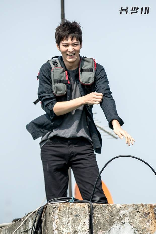  p>周元,1987年9月30日出生于首尔,韩国男演员.