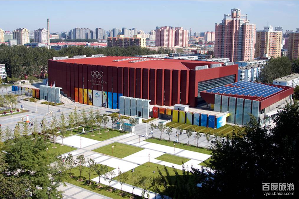  p>北京科技大学体育馆坐落在北京市海淀区学院路30号北京科技大学