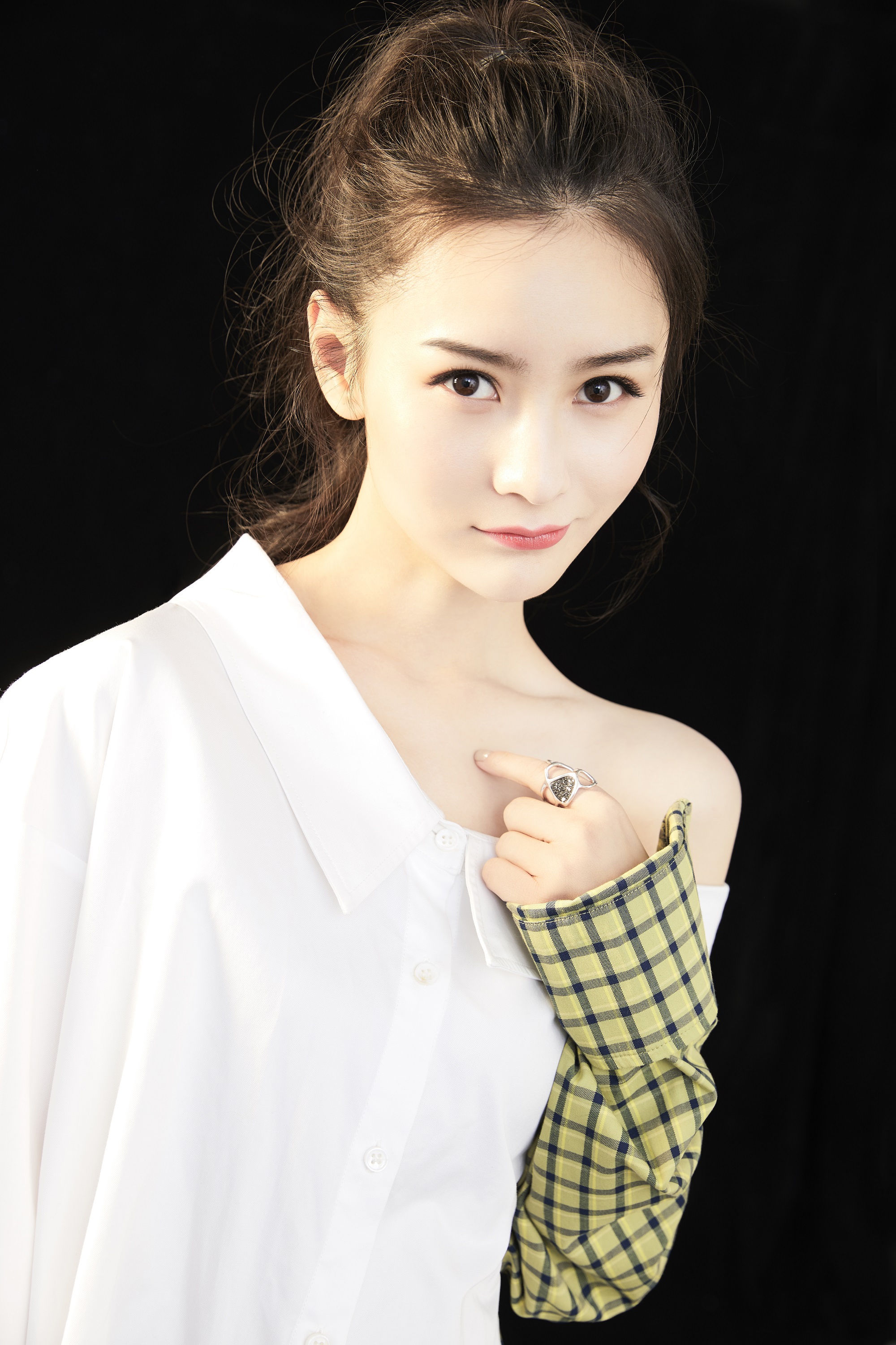 原名张娜,1990年6月22日出生于湖北省武汉市,中国内地女演员,毕业于 a