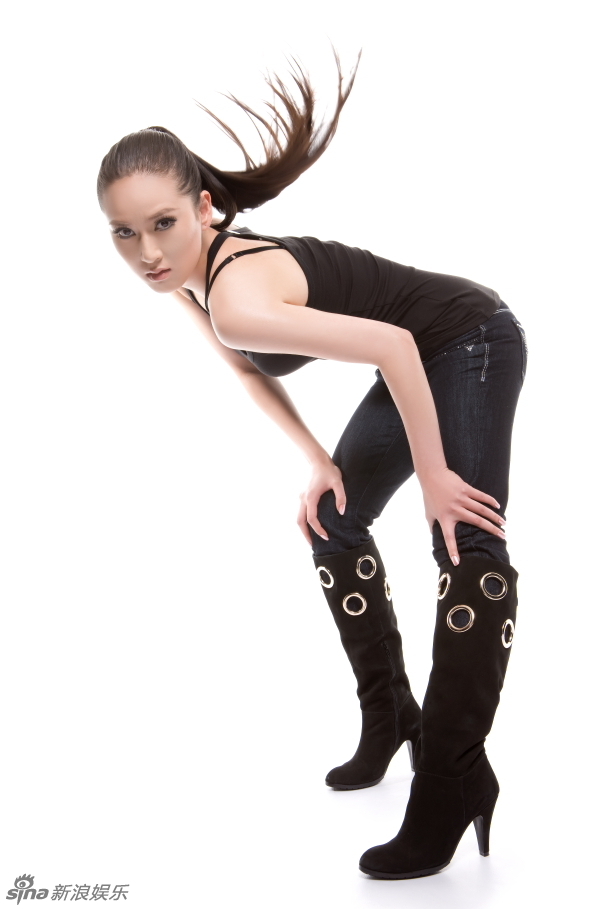  p>赵柯(karina zhao),1983年2月13日出生于河南省郑州市,中国内地