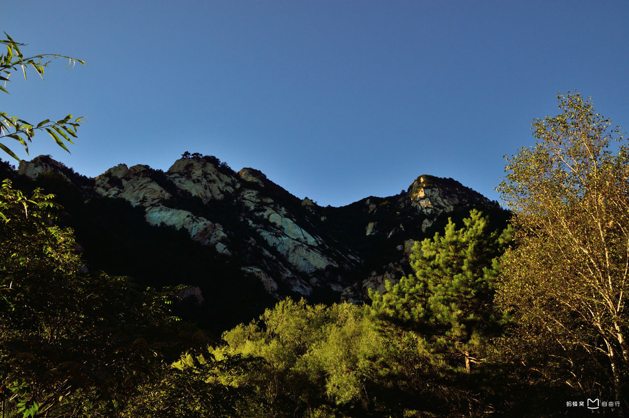 丰富,是一座具有山岳风光特征的北京郊外风景名胜区,有北方"小黄山"美