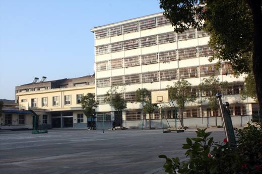 潜江市江汉中学