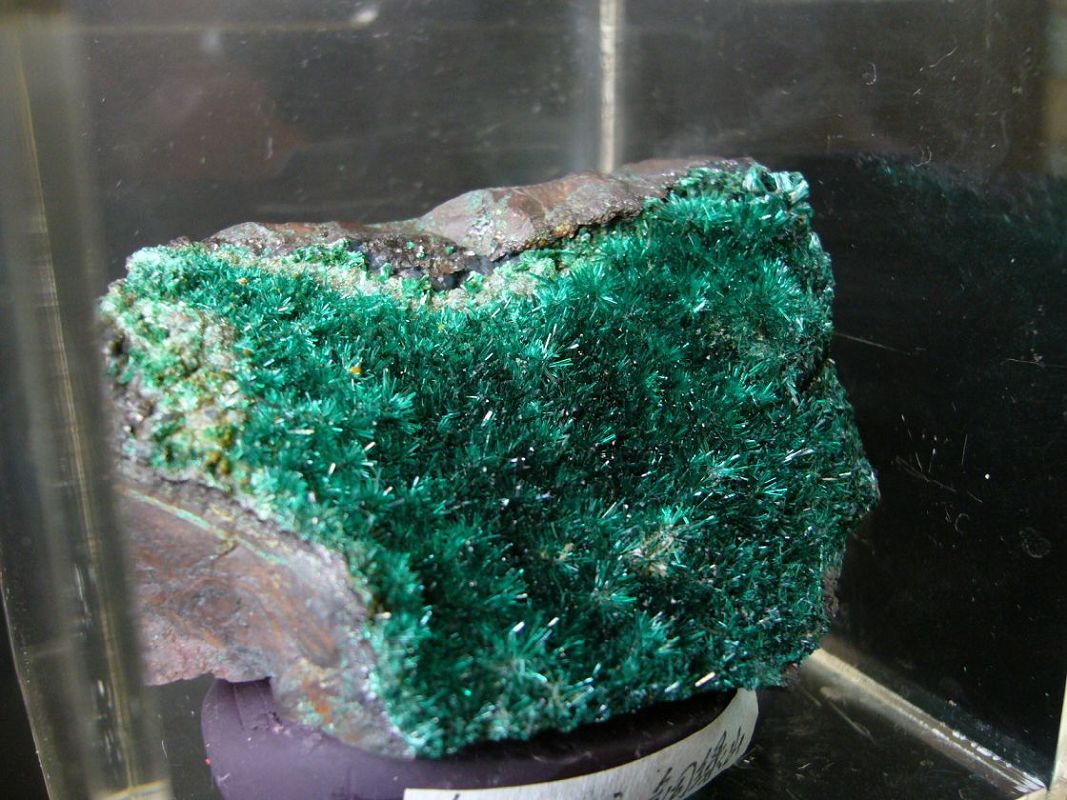  p>氯铜矿是一种稀有矿物, a href="#" data-lemmaid="9647432">斜方