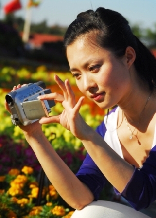  p>紫凝(祝思凝),1980年12月22日出生于吉林省长春市,中国内地主持人