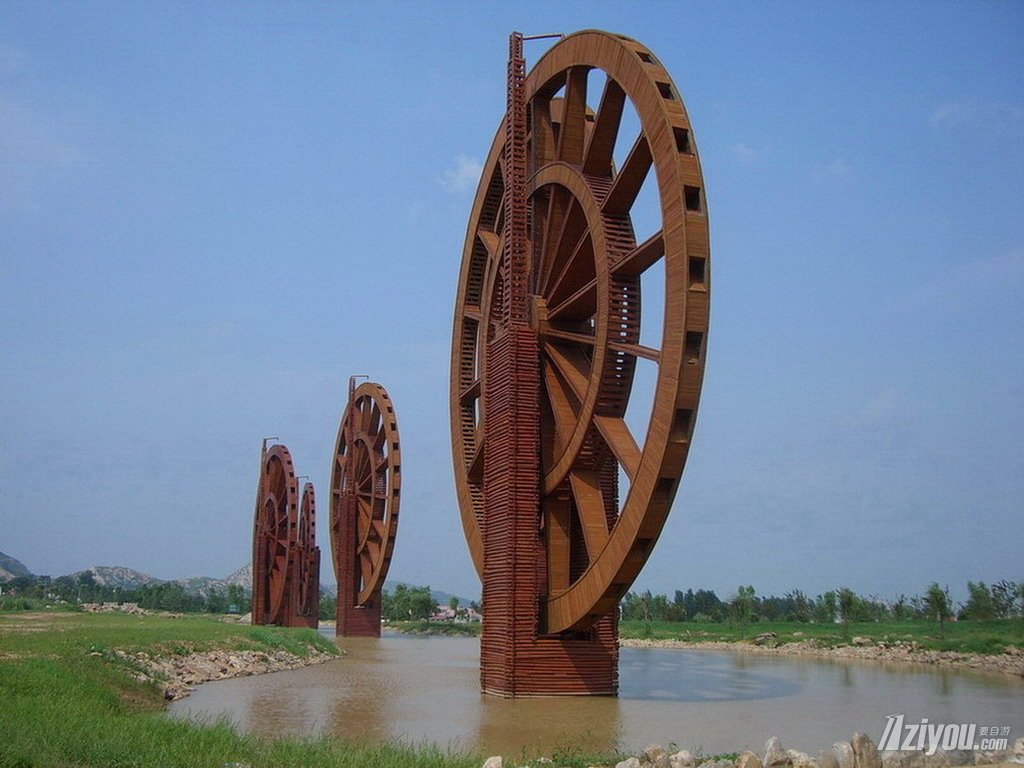 龙天沟自然风景区位于河南省 a target="_blank" href="/item/驻马店