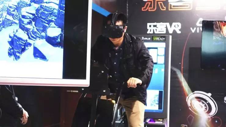 那些千奇百怪的VR外设，背后是怎样的技术和商业_百科TA说