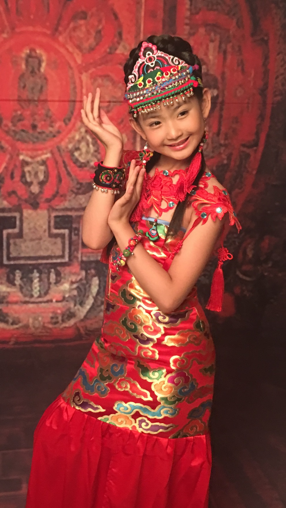  p>王格格,2008年出生于山东,中国国内演员.