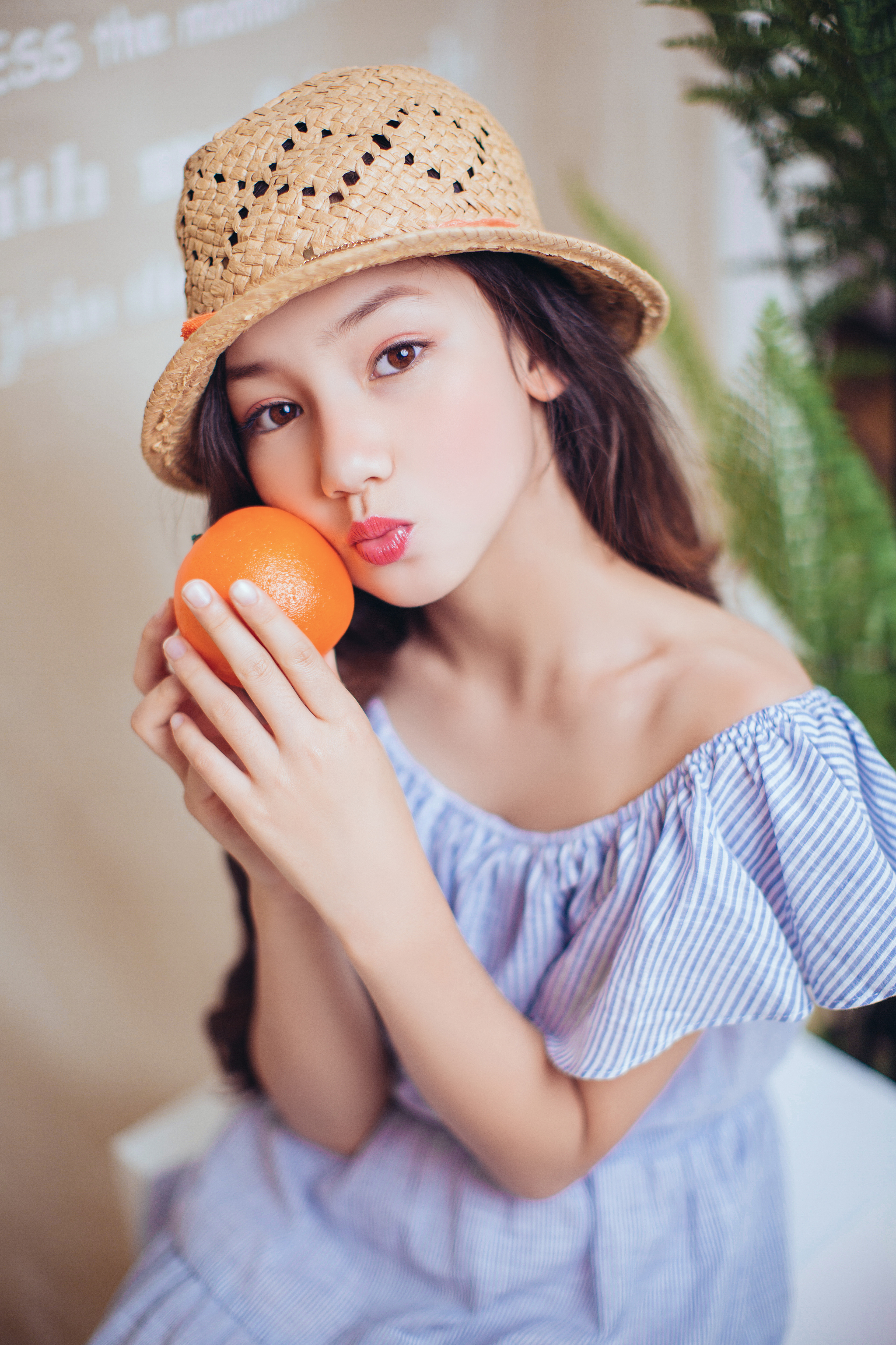  p>江恩娜,英文名为sienna,中澳混血.