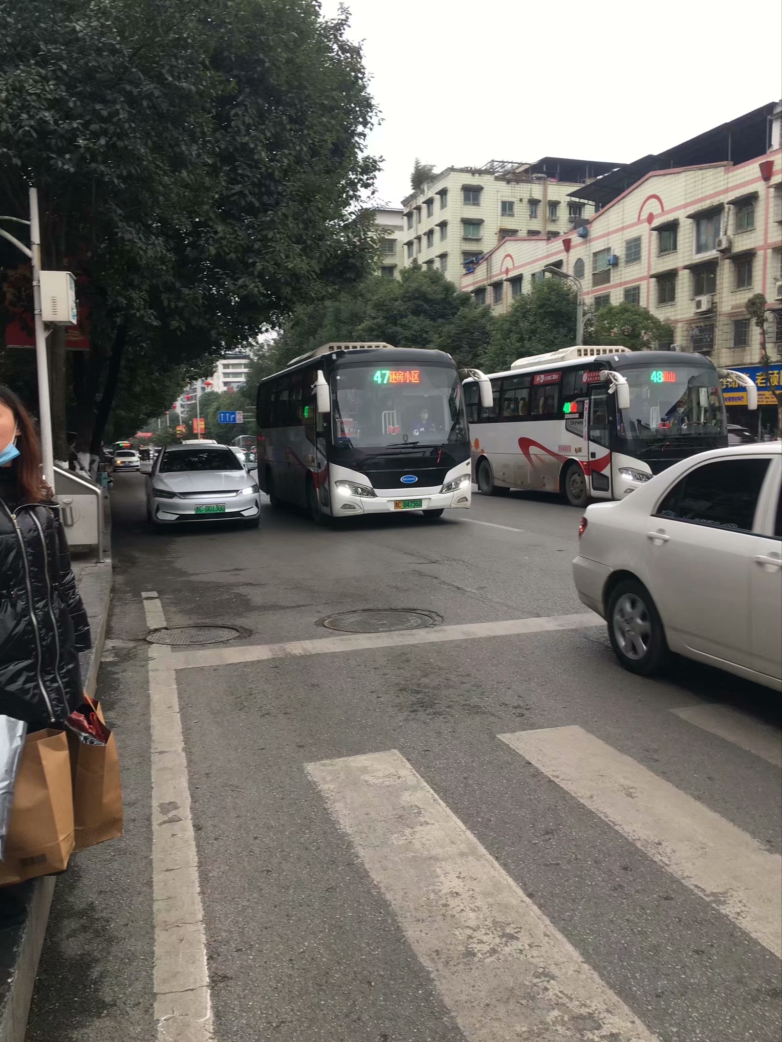 48 road)运营于中国遵义市汇川区,隶属遵义公交集团公交运营一公司.